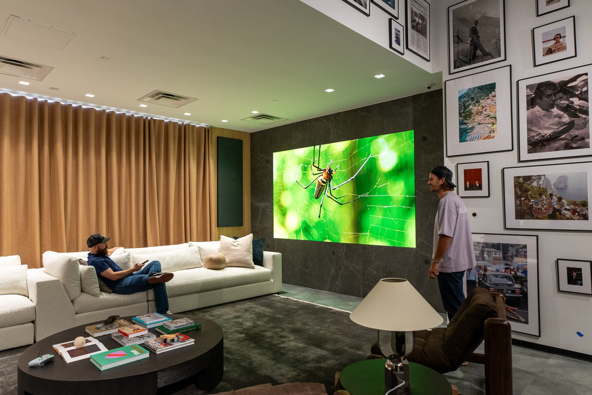 The Power of a Demo Wall: Why “Walls Sell Walls” Is More Than a Catchphrase