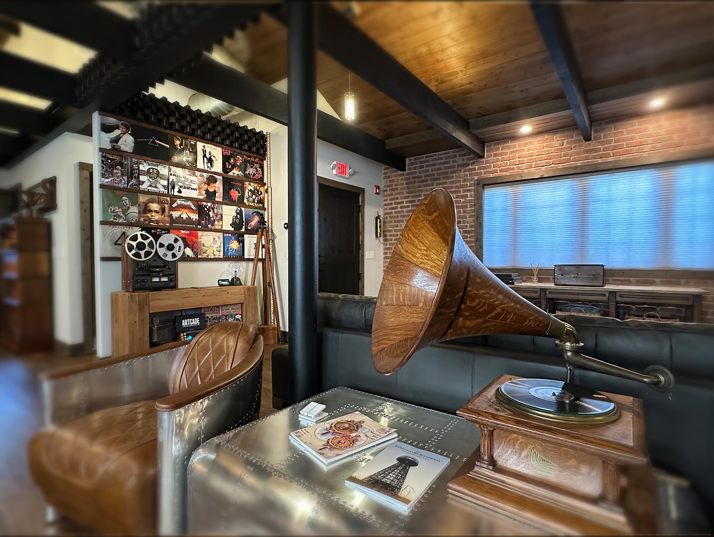 frayednot The space showcases technology from the past to modern day taking you through a 100 year audio experience!