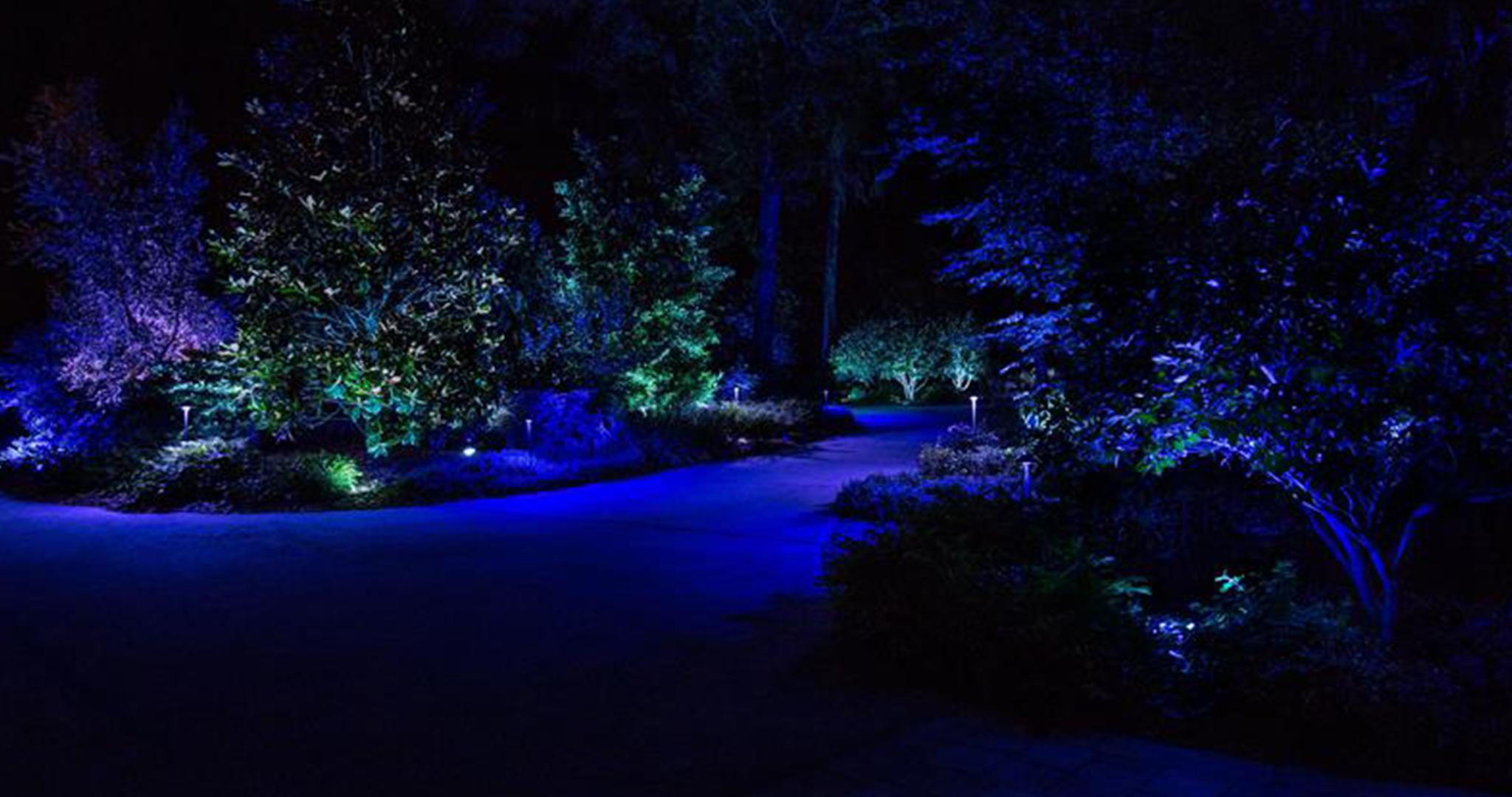 FX Luminaire FX Luminaire creates a dramatic nightscape with color-changing LEDs, guiding paths and elevating landscape